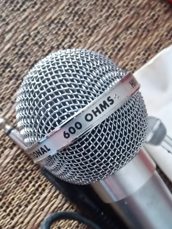 Realistic Highball-2 Dynamic Microphone - Picture 3 of 6